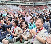 한총리 “잼버리 K팝공연 성공적…이후 숙식·관광 최대 지원”