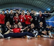 "한국 배구 일냈다!" U-19대표팀 30년만에 동메달 쾌거