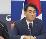 한동훈·박용진 설전…"음주운전 처벌받고도" "왕자병"