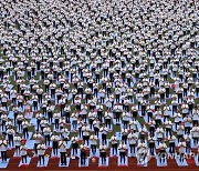 epaselect VIETNAM YOGA GUINNESS RECORD