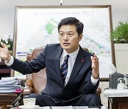 '광복절 특사' 김태우 "명예 되찾아"…어떤 폭로 했었나 보니