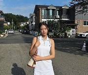 설현, 8등신 몸매..'여름 여신'의 미니 원피스 자태 [스타IN★]