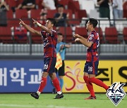 [GOAL 현장리뷰] 안방에서 강한 김천, 이랜드 4-0으로 잡고 홈 6연승 질주