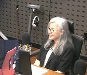 김은숙 “드라마 두려움 많던 공유, ‘도깨비’ 꼬시려 8시간 대화” (용감한 라디오)