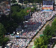 폭염 속 78주년 광복절…도심 곳곳엔 돌아온 '태극기 집회'