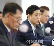 '수출 살리기' 힘 싣는다…시중은행, 100% 보증상품 공급(종합)