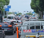 임시 개통 제주공항 지하차도 일대 혼잡 이어져