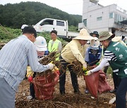 홍남표 창원특례시장 해양쓰레기 수거 현장서 구슬땀