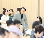 카드·통신사처럼 챗봇이 학부모 응대?…경기도교육청, AI 시스템 도입