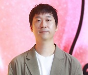 포즈 취하는 '마스크걸' 김용훈 감독[★포토]