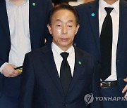 윤기중 연세대 명예교수 빈소 찾은 김현철 씨