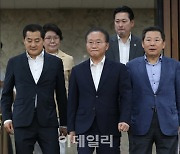 '승선 안돼' 경고장 날린 이철규 "당 폄훼·조롱에 당원 분노"