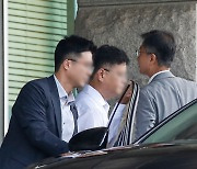 출근하는 최재해 감사원장