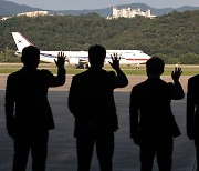 윤석열 대통령, 한미일 정상회의 참석차 출국