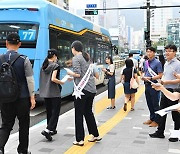 “월 최대 4만5천원 환급”…부산시 ‘동백패스’ 홍보 캠페인 전개