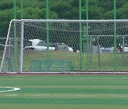 [단독] ‘폭언·찬조금 의혹’ 축구 명문고 감독…피의자 신분으로 복직