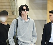 세븐틴 디에잇, 화보처럼 출국 [포토엔HD]