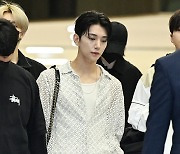 세븐틴 조슈아, 어두운 얼굴로 출국 [포토엔HD]