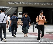 낮 최고 32도 더위 계속…오후엔 곳곳 소나기