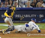 Brewers Dodgers Baseball