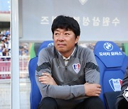 ‘치열한 강등권 싸움’ 김병수 감독 “아직 만족스럽지 않지만, 정신적으로 강해야 한다” [IS 수원]