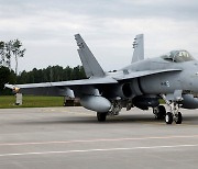 로이터 "美, 우크라에 F-16 전투기 제공 승인"… 러 반발 예상