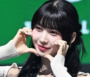 에버글로우 시현, 저기에도 ‘볼하트~’ [포토엔HD]