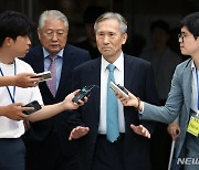 '댓글 공작' 김관진, 파기환송심서 징역 2년 실형