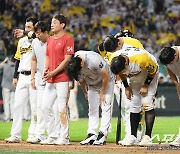 김광현 내고도 대패. 찬스 빈타. S판정 불만 퇴장. 되는게 없었던 2위팀의 122일만에 3위 강등 날[인천 리포트]