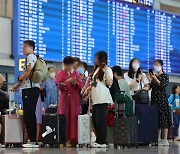 ‘저출생 비상’ 중국···“혼인 가능 연령 낮추자” 목소리 나와