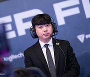 [포토] LCK 결승 임하는 젠지 고동빈 감독