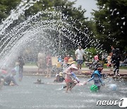 낮 최고 34도 불볕더위 계속…곳곳 시간당 60㎜ 소나기[오늘날씨]