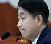 ‘의심·검증하라’던 이동관 “YTN, 사회적 흉기” 손배·형사 고소