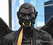 "악마가 나타났다" 태국 방콕 도심에 섬뜩한 조각상