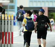 "외부인 막아라" 잇따른 흉기 난동에 개학 앞둔 학교 '비상'