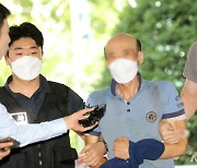 영장심사 출석하는 '2호선 흉기난동' 50대 남성