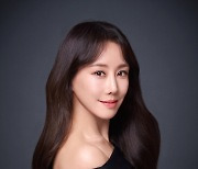 배우 김소향, ‘눈빛이 곧 서사’ 새 프로필 공개