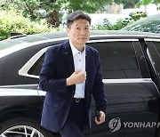 '이태원 참사 부실 대응' 이임재 전 용산서장 공판 출석