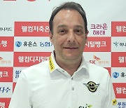 [인터뷰] 리빙레전드에서 'PBA 만학도'로...4대천왕 산체스의 첫 시즌-①