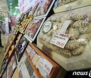 청탁금지법 개정 '농축산물 추석 선물 상한액 30만원'