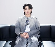 정국의 '세븐'이 핑클 노래와 유사하다고? 소속사 측 "표절 절대 아냐"