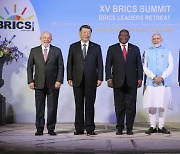 G7 맞선 시진핑, 親서방 내비친 룰라… BRICS '동상이몽'