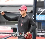 경기는 우천취소…그래도 마지막까지 훈련에 진심인 KIA 김도영 '난 더 하고 싶다!' [곽경훈의 현장]