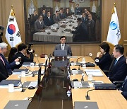 경제성장률 1.4% 유지한 한은 "IT경기 반등·中 관광객 유입으로 부진 완화"