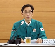 [단독] 정부, 추석 전 스타벅스 등 외식업계 CEO만나 가격인상 자제 요청