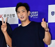 [TEN포토] 심수창 '부코페 엄지척'