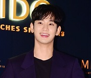 김수현 '청정 미소'