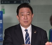 野김병기 “국토부와 조단위 계약 ‘전관업체’…취업심사 안해”