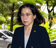 “김현숙, 잼버리 조직위 관계자와 공짜 숙박”