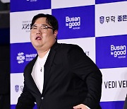 숏박스 나선욱, 몸짱 포즈는 힘들어[포토엔HD]